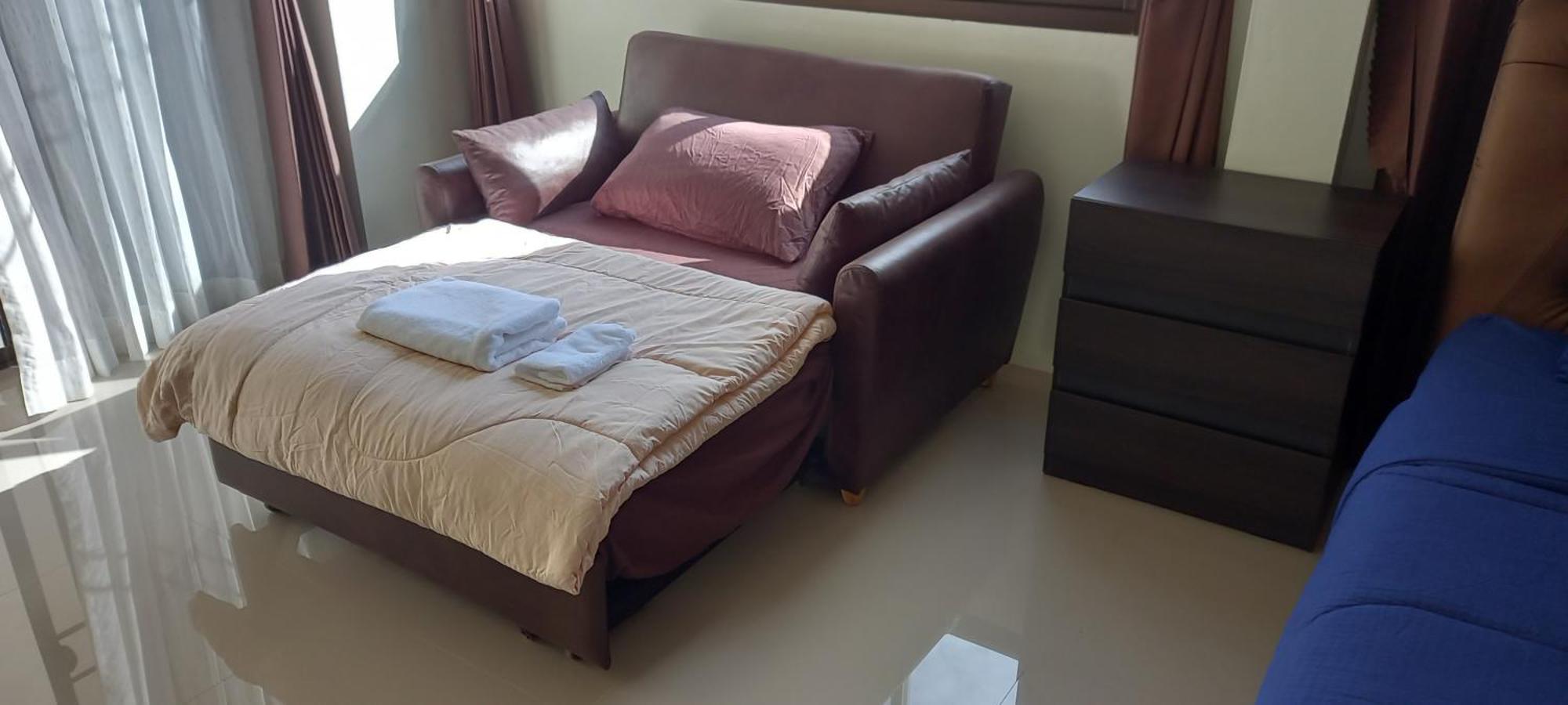 Bua Daeng Homestay Resort Kumphawapi Ngoại thất bức ảnh
